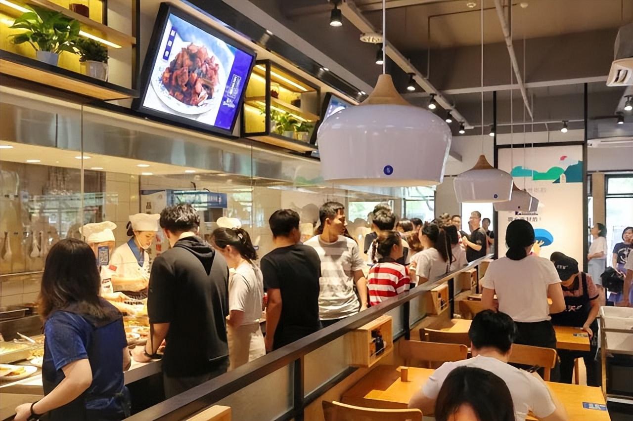 大品连策 | 餐饮空间的关键：动线设计(图7)